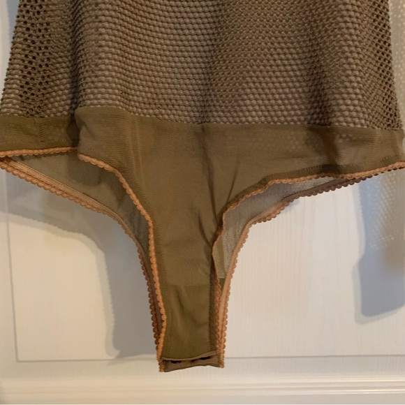 Mesh zip front body suit - Picture 6 of 10